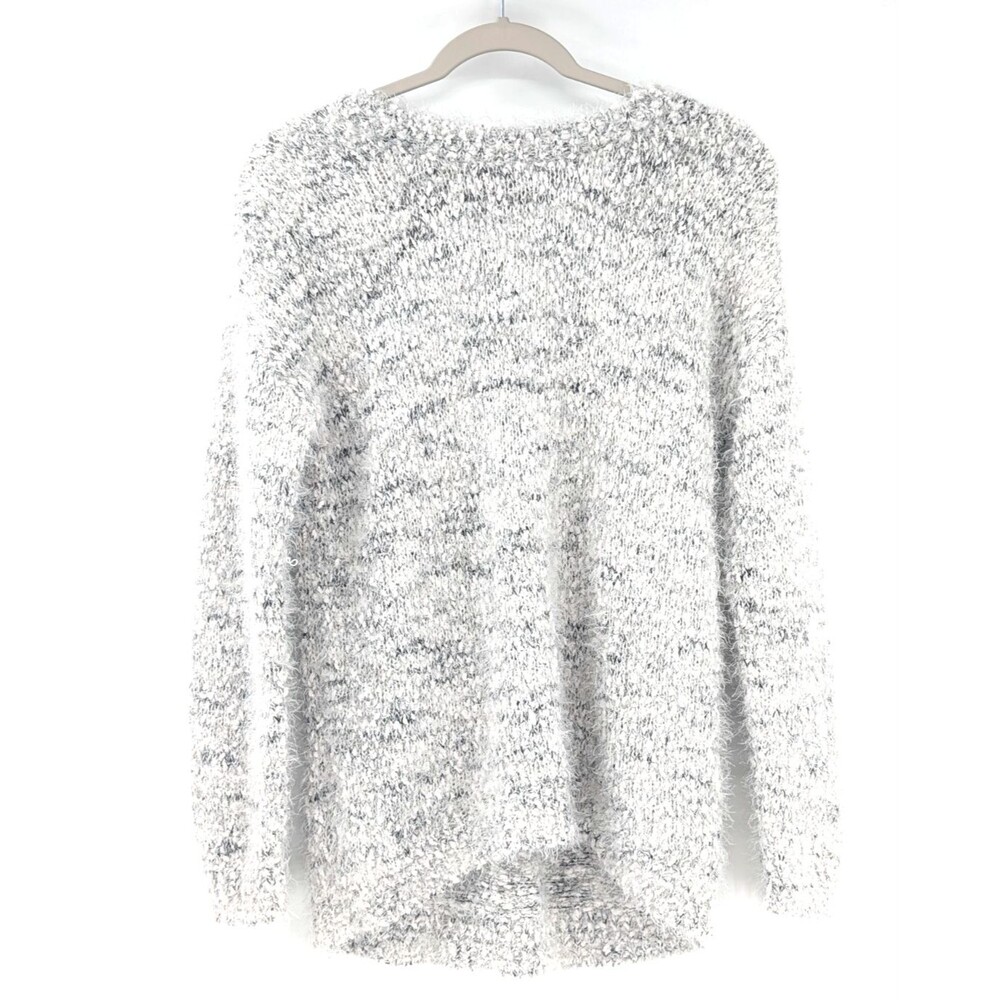 Fuzzy Gray White Chunky Knit Long Sleeve Round Neck Cozy Sweater Gray Size M